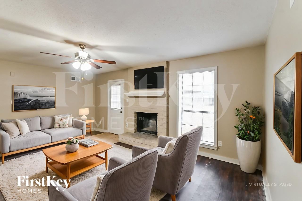 4266 Crump Rd - Photo 4 of 19