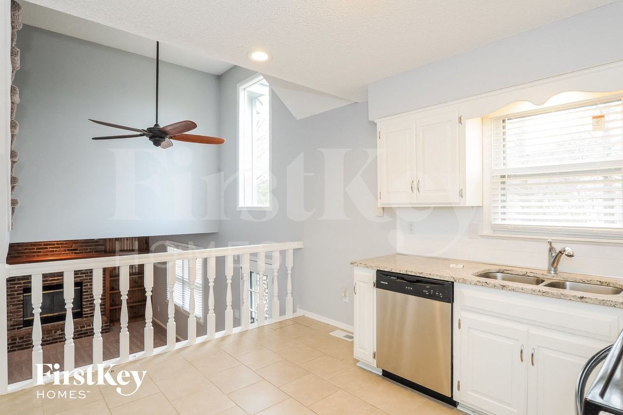 14716 S Brougham Dr - Photo 6 of 15