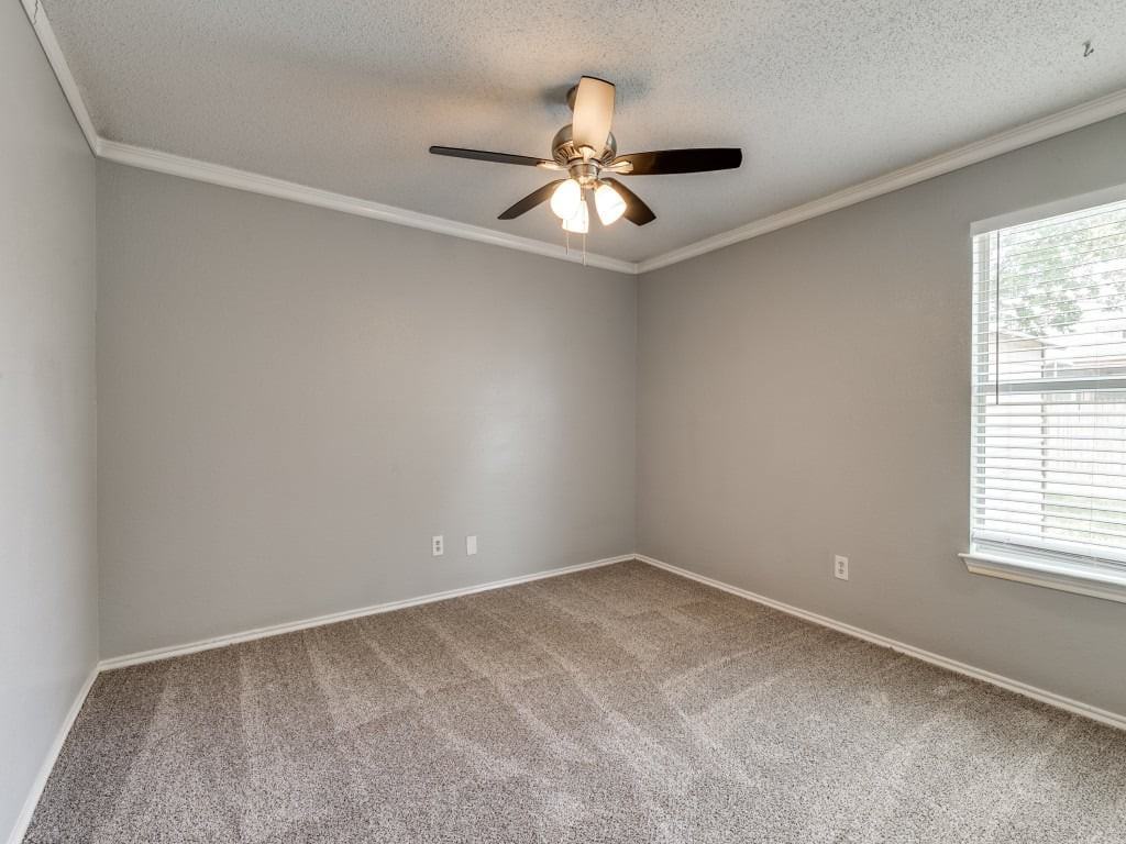 5008 Mill Creek Trl - Photo 4 of 13