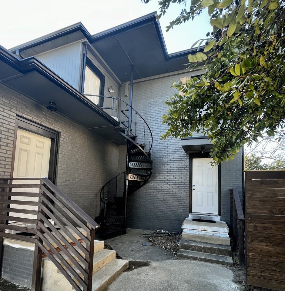 410 5th St S #1 - Photo 2 of 8