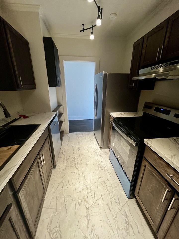 410 5th St S #1 - Photo 3 of 8