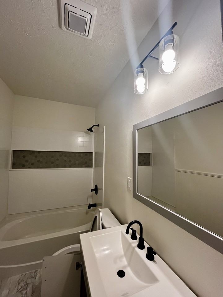 410 5th St S #1 - Photo 6 of 8