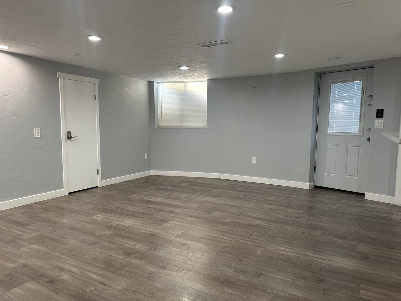 348 N St - Photo 3 of 7