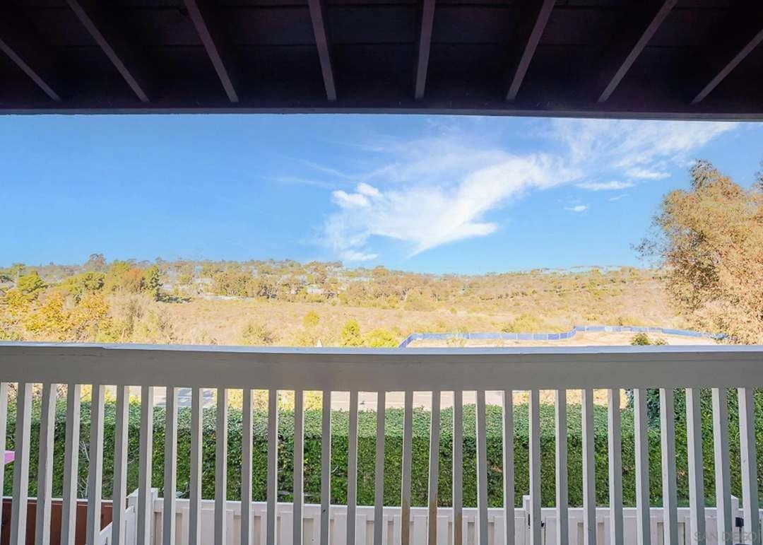 4718 Amberwood Ct - Photo 4 of 37