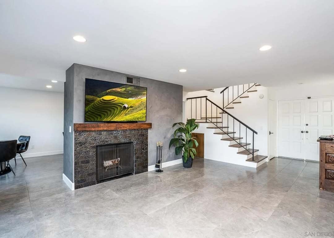 4718 Amberwood Ct - Photo 5 of 37