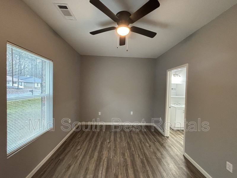 108 Deer Run Dr - Photo 2 of 13