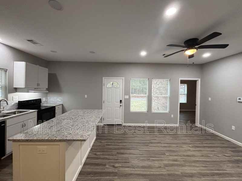 108 Deer Run Dr - Photo 3 of 13