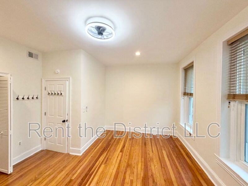 1532 Kingman Pl Nw - Photo 7 of 25