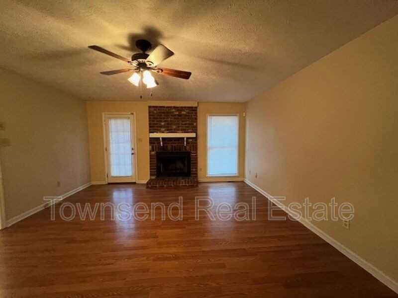 3330 Crosswinds Dr - Photo 3 of 14