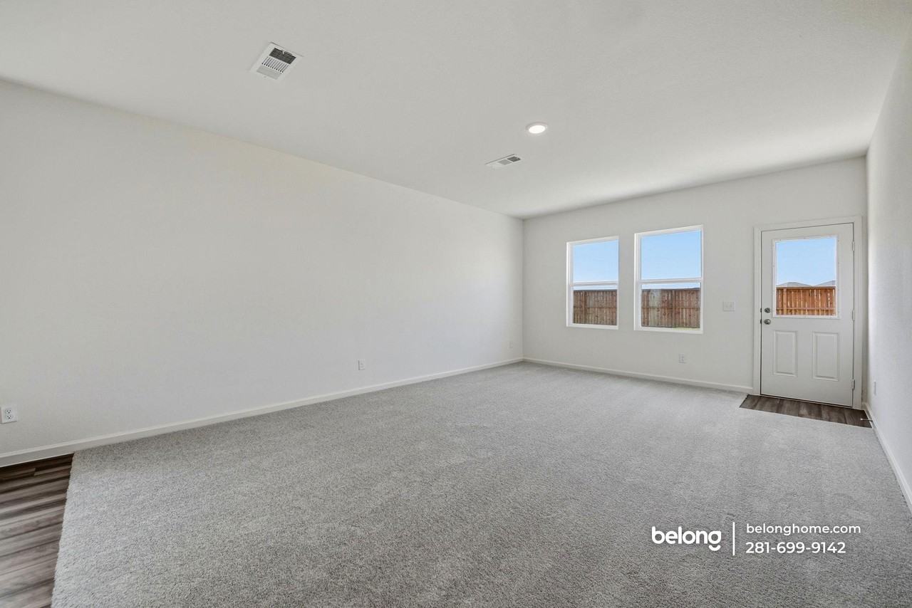 10726 Sonny Trails Ct - Photo 5 of 37