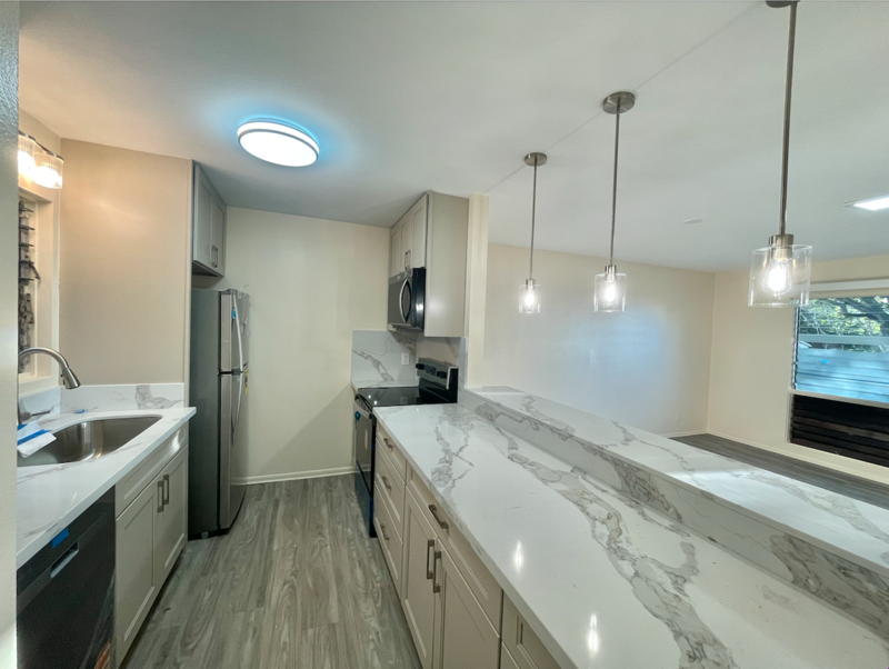 98-1421 Kaahumanu St - Photo 4 of 28