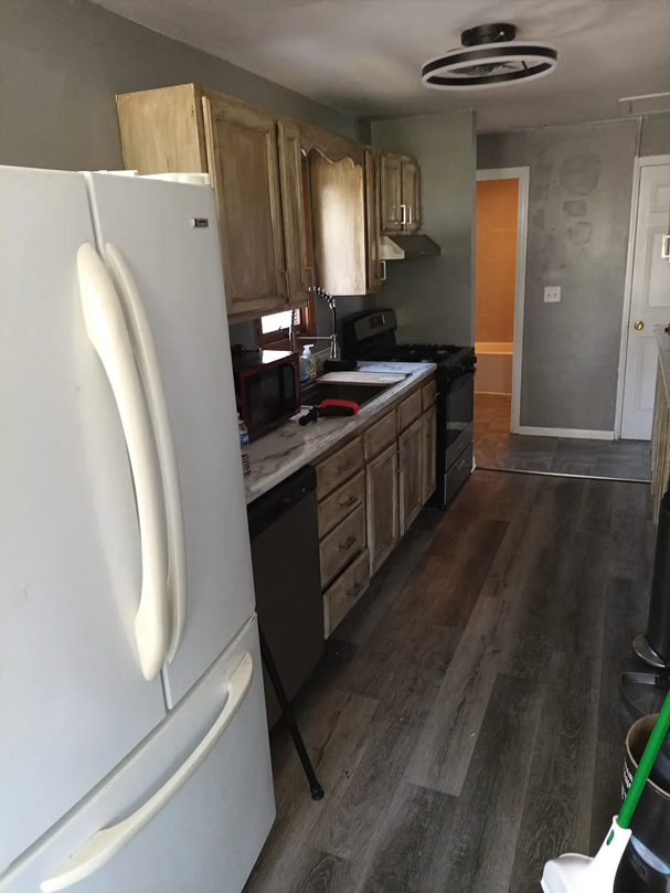 37899 N Dewey St - Photo 6 of 11