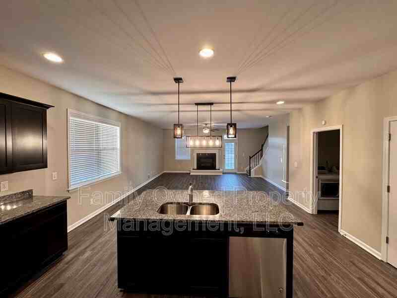 584 Pendleton Dr - Photo 3 of 9