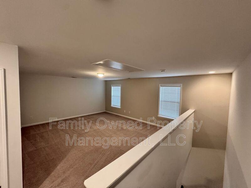 584 Pendleton Dr - Photo 4 of 9