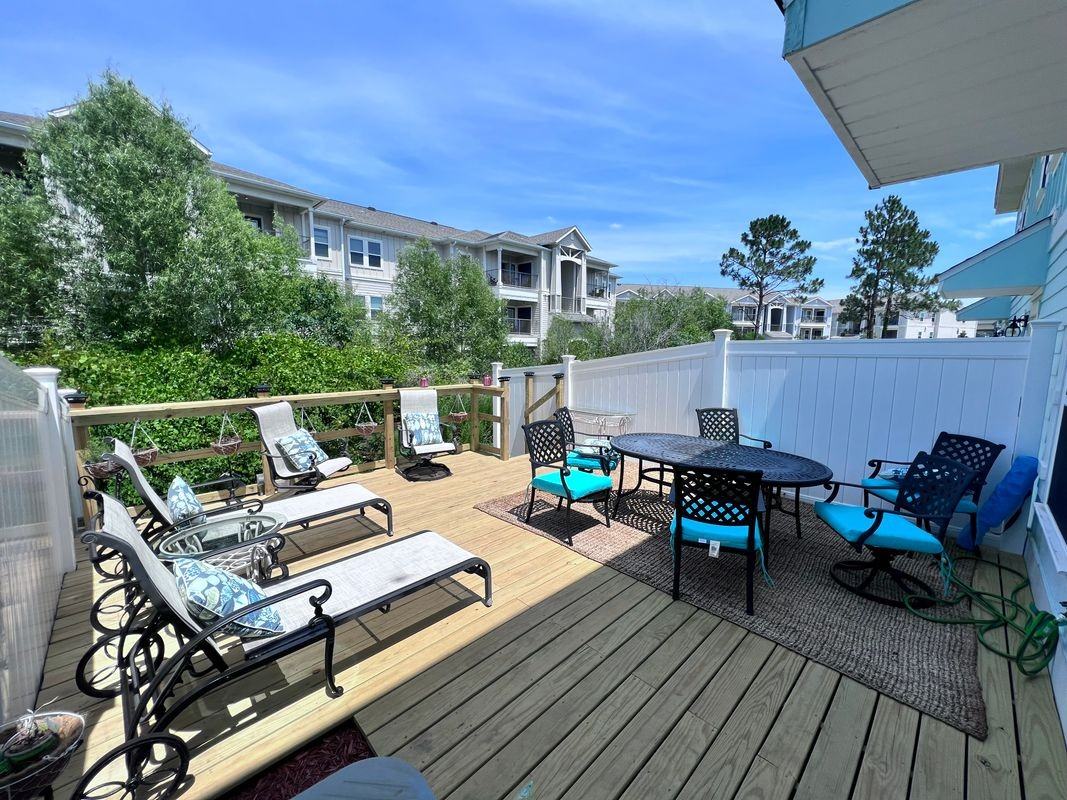 1930 Pointe Dr - Photo 3 of 22