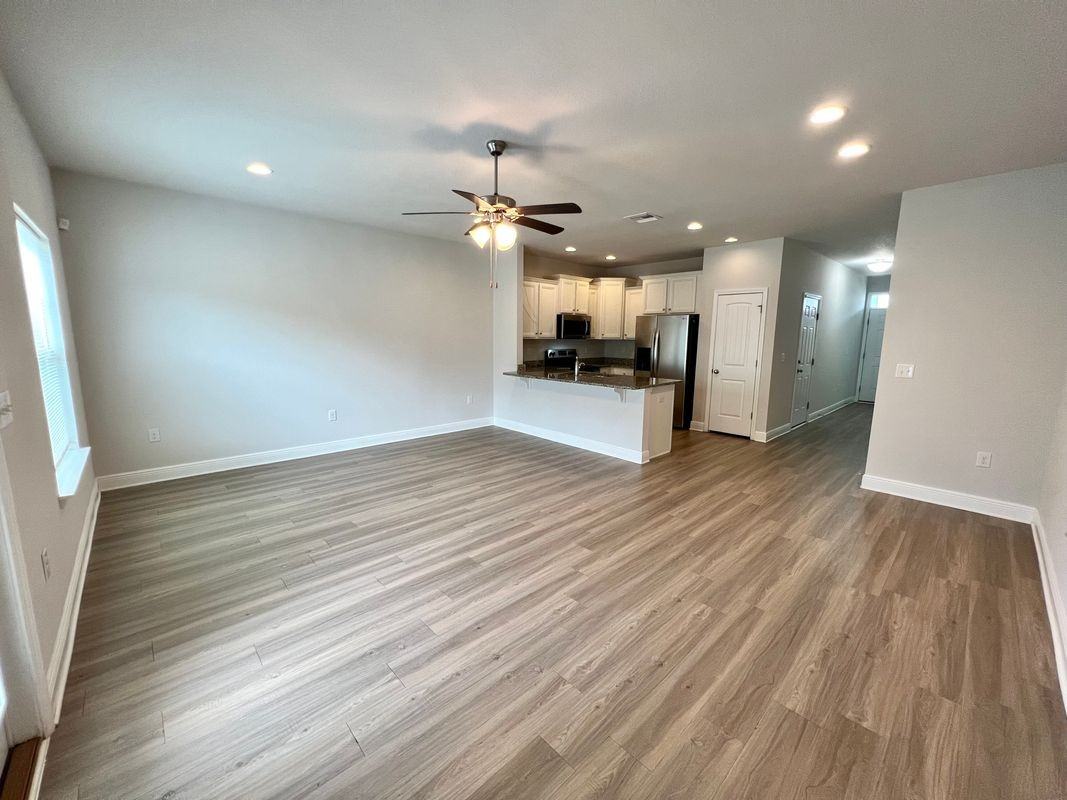 1930 Pointe Dr - Photo 4 of 22