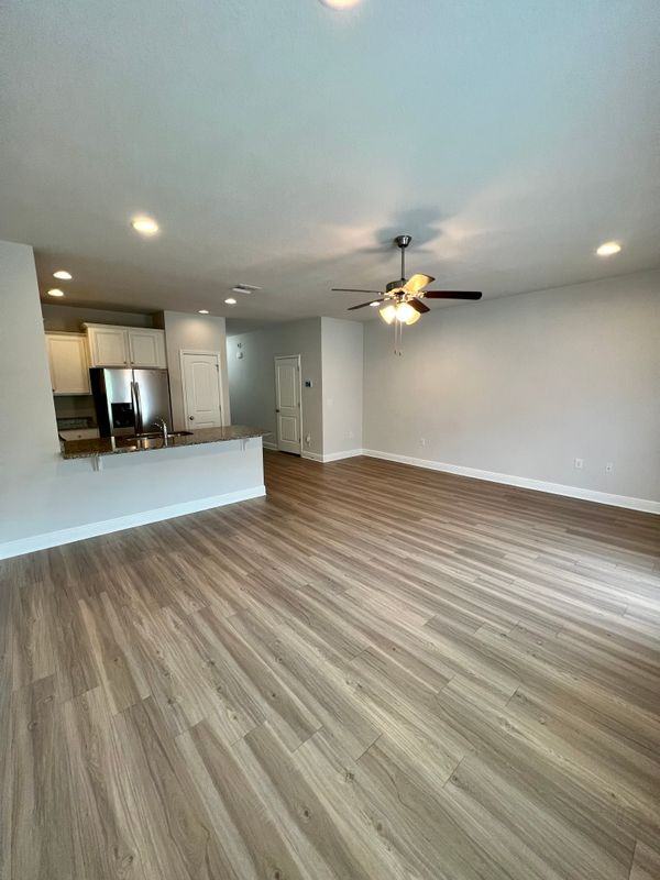 1930 Pointe Dr - Photo 7 of 22