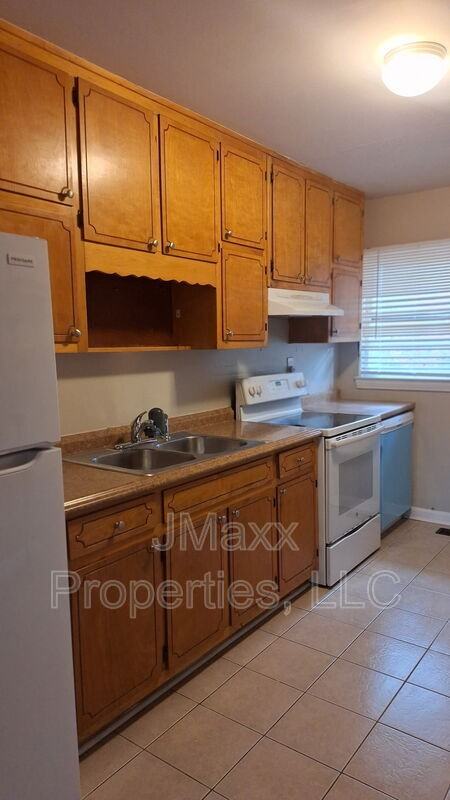 2913 Horse Shoe Dr Se - Photo 2 of 11