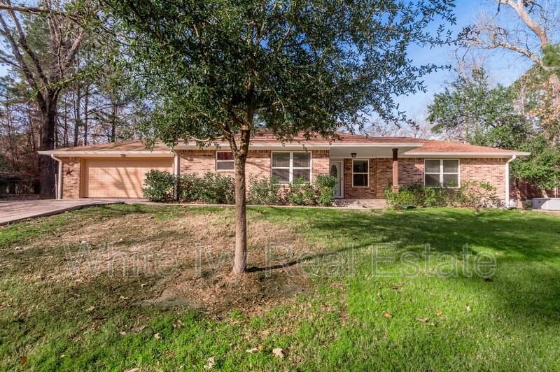 1022 Landing Way - Photo 2 of 4