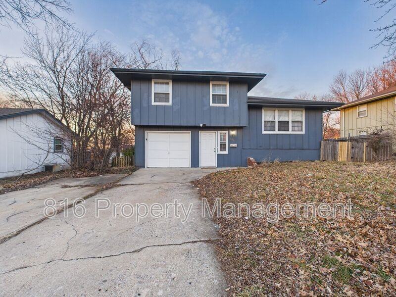 6304 E 150th Ter - Photo 2 of 34