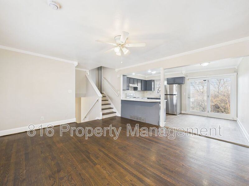 6304 E 150th Ter - Photo 7 of 34