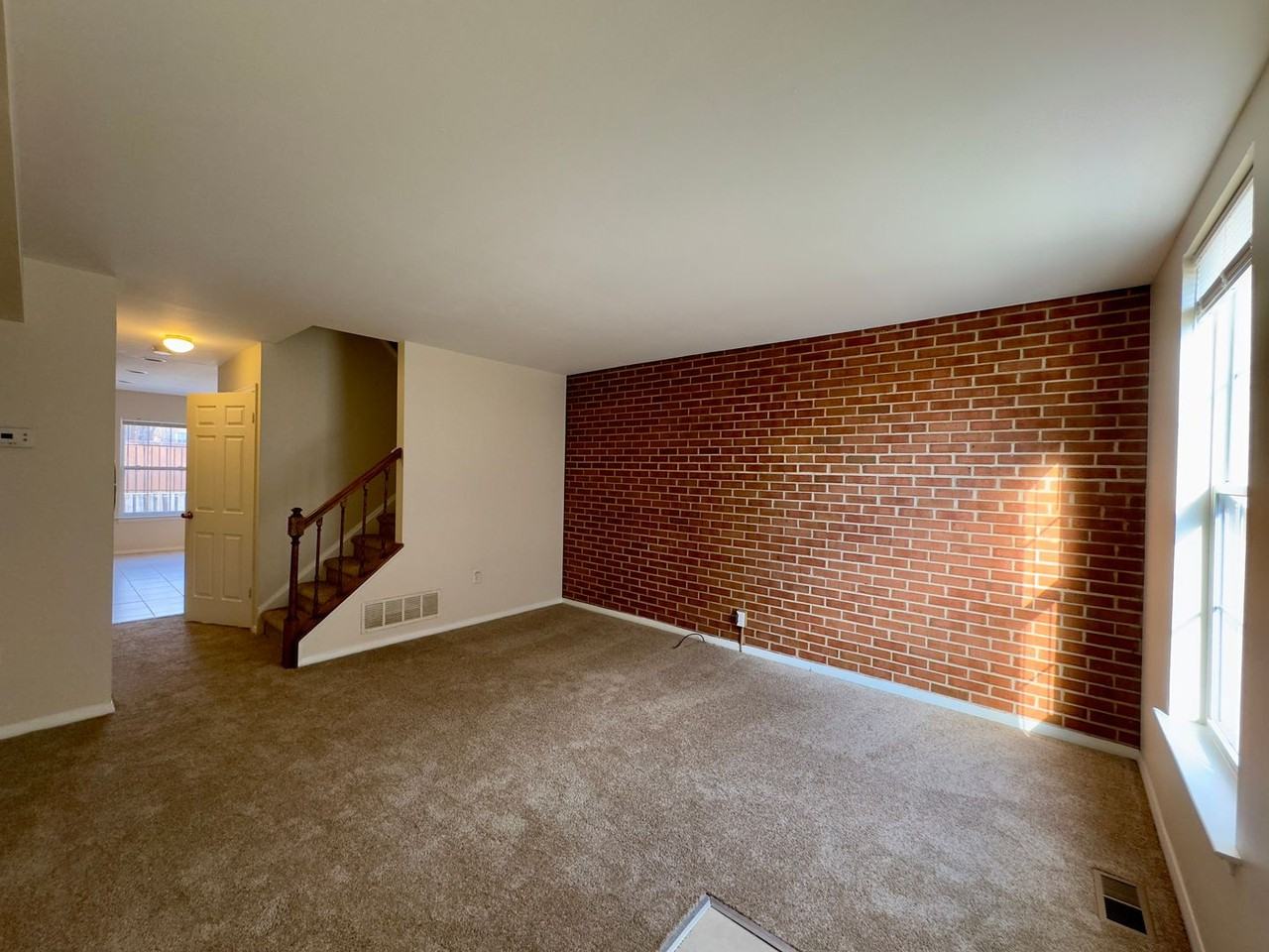 106 N Wolfe St - Photo 4 of 22