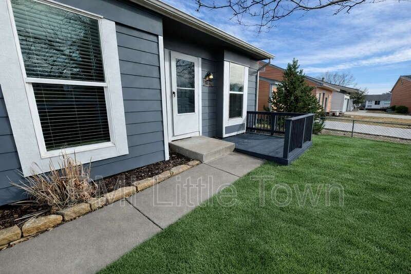 1670 Halifax Way - Photo 4 of 25