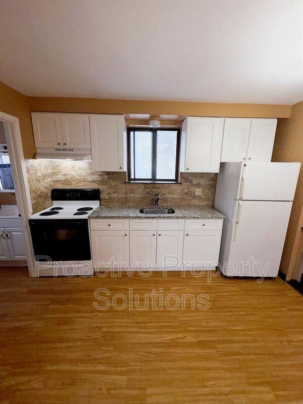 716 W Lackawanna Ave - Photo 3 of 5