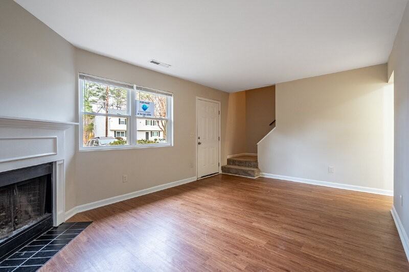 114 Bentley Pkwy #B - Photo 3 of 21