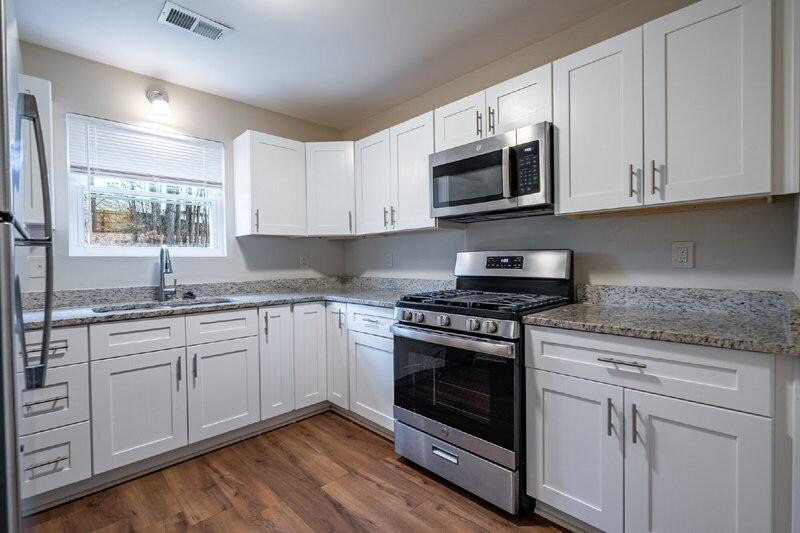 114 Bentley Pkwy #B - Photo 5 of 21