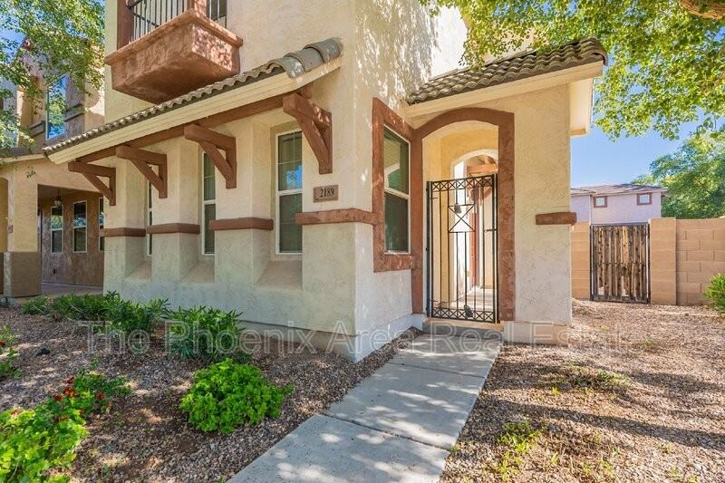 2189 S Sanders Dr - Photo 5 of 48