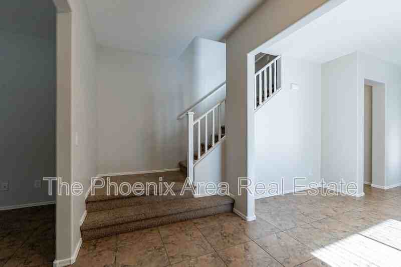 2189 S Sanders Dr - Photo 7 of 48