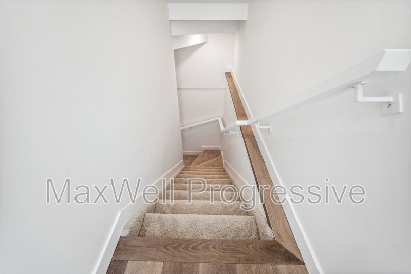 10427 70 Ave Nw #BS4 - Photo 2 of 20