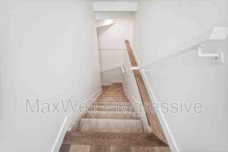 10427 70 Ave Nw #BS4 - Photo 3 of 20