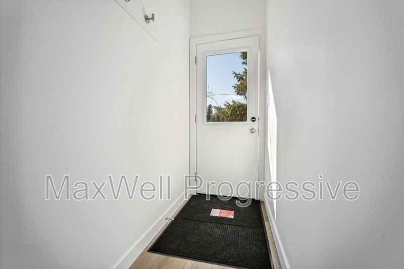 10427 70 Ave Nw #BS4 - Photo 4 of 20