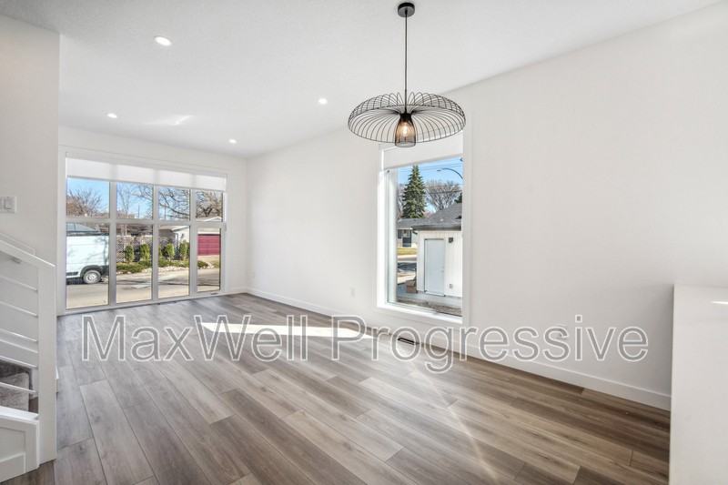 10427 70 Ave Nw #1MAIN - Photo 3 of 16