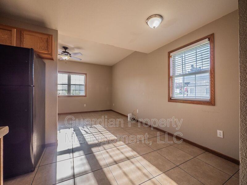 506 N Buchanan St - Photo 6 of 24