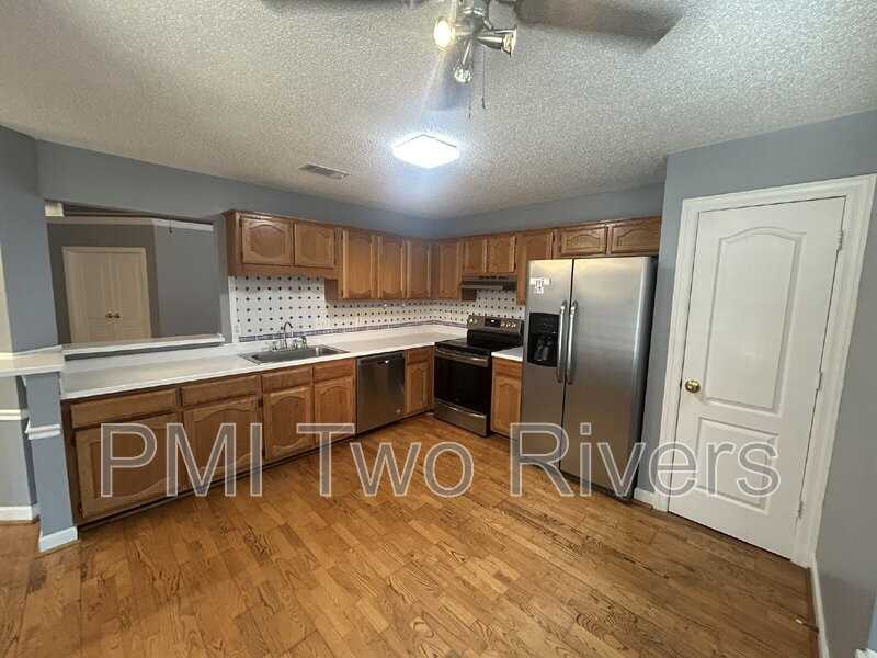 2820 Chapelwood Dr - Photo 3 of 19