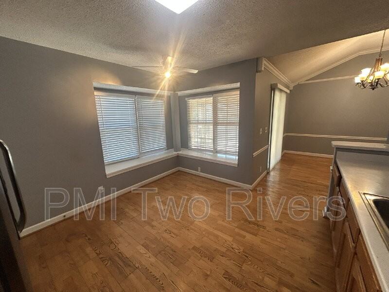 2820 Chapelwood Dr - Photo 4 of 19