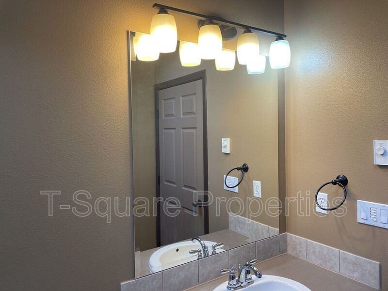 9505 Ne 180th St #203 - Photo 3 of 22