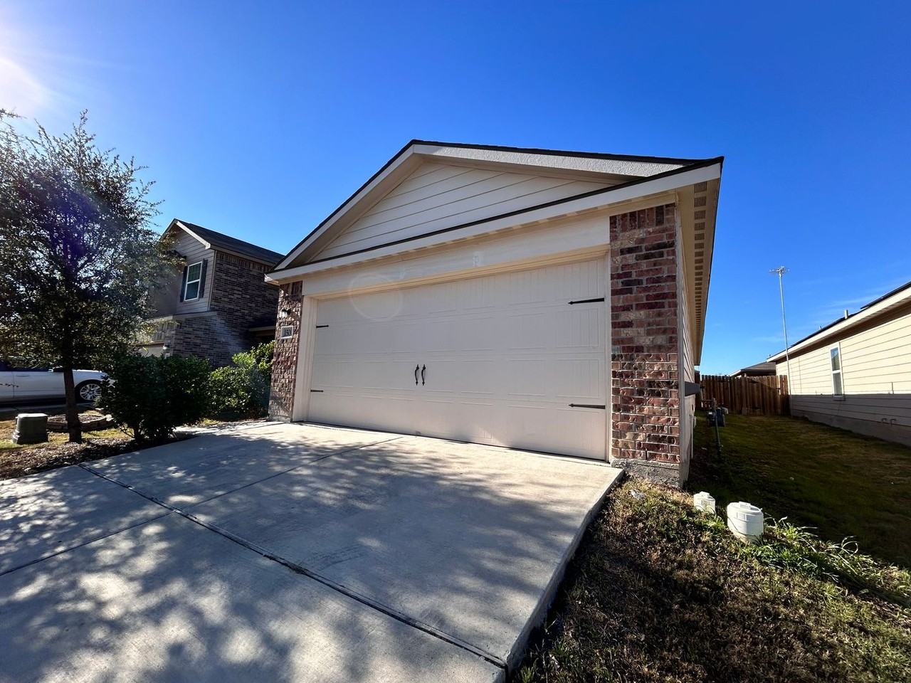 1500 Amy Dr - Photo 2 of 34