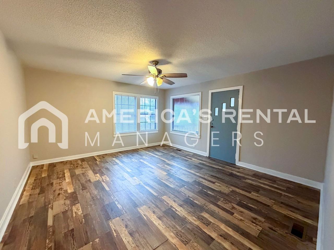 236 7th Ave - Photo 4 of 19