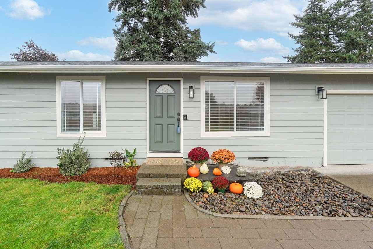 4473 47th Ave Ne - Photo 4 of 37