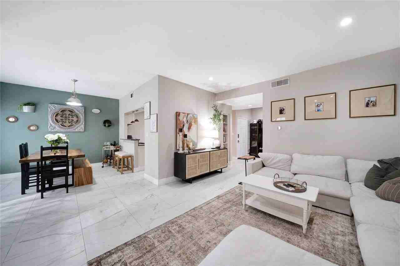 8518 Coppertowne Ln - Photo 7 of 32