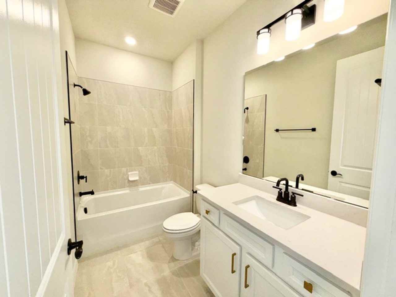 2153 Mossy Vine Ave - Photo 6 of 27