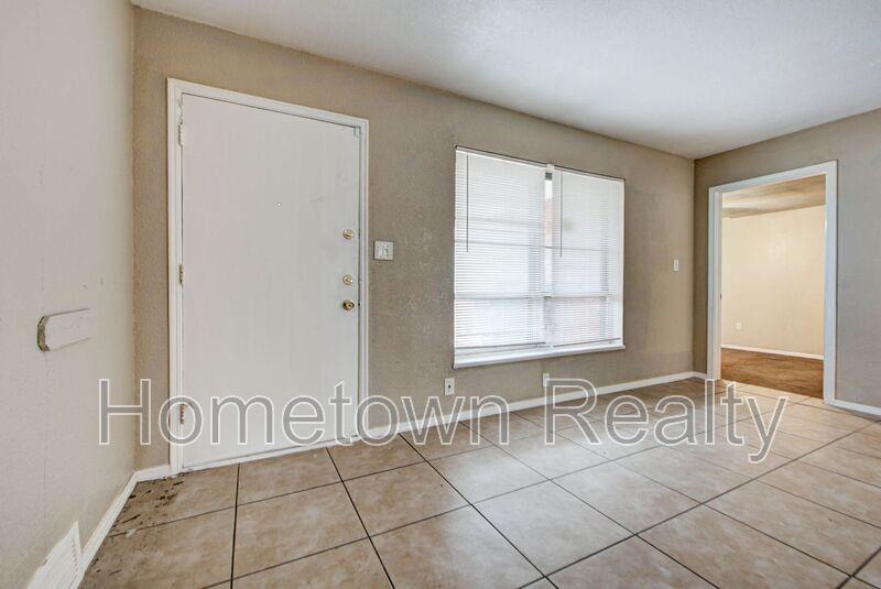 1833 Ne 51st St - Photo 4 of 33