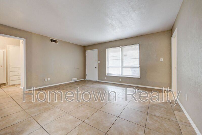 1833 Ne 51st St - Photo 6 of 33