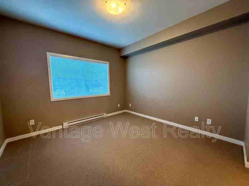 304 Rutland Rd N - Photo 6 of 14