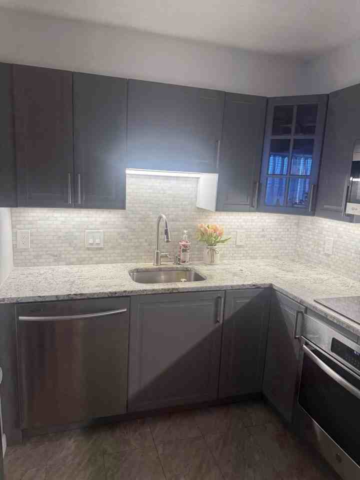 1004 Paradise Rd #3N - Photo 2 of 26