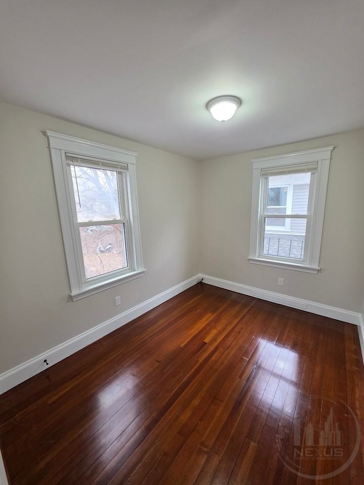 136 3Rd Ave - Photo 5 of 9